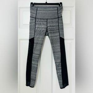 Athleta Leggings Black/White with mesh size XS